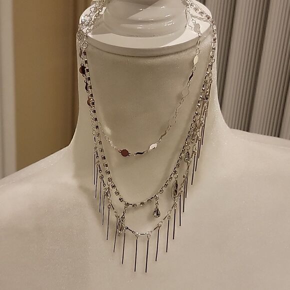 NWT Guess fringe and crystal layered necklace set - Picture 2 of 6